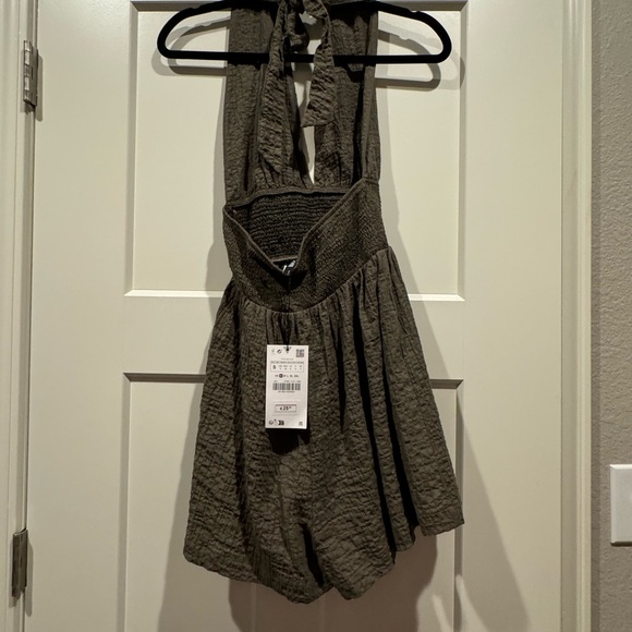 Elegant Olive Green Halter Dress - Picture 2 of 2